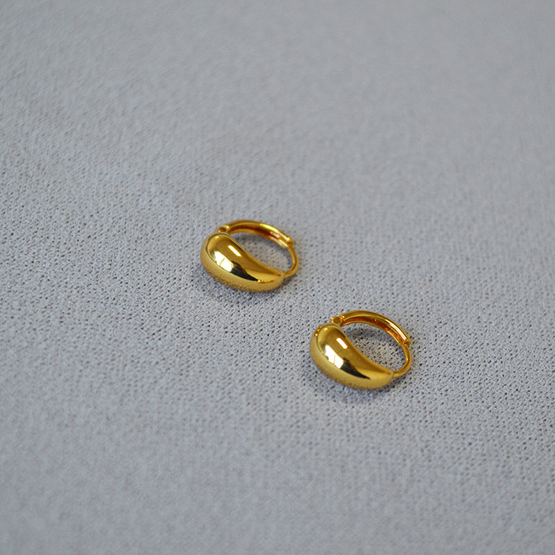 Classic Gold Earring with Timeless Appeal