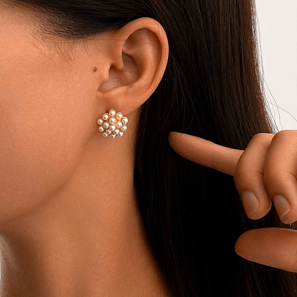 Classic Pearl Earring with Timeless Appeal
