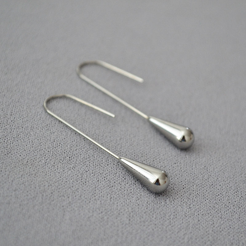 Classic Gold Earring with Timeless Appeal