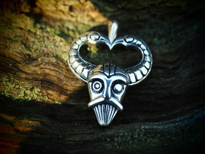 Elegant Silver Necklace for Every Occasion