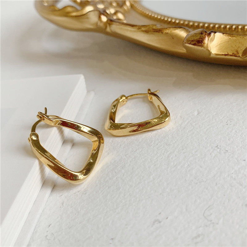 Charming Earring for Any Occasion