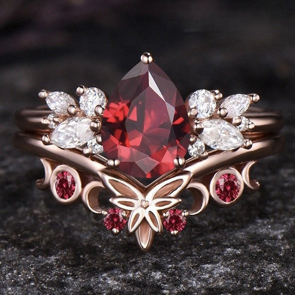 Classic Gold Ring with Timeless Appeal