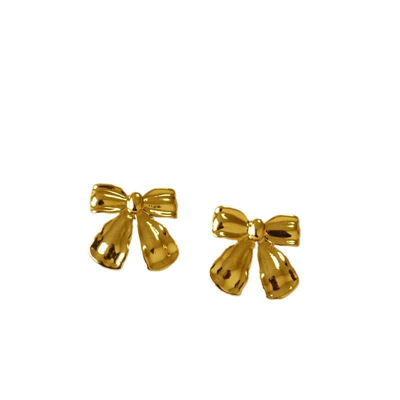Romantic Gold Earring for Special Moments
