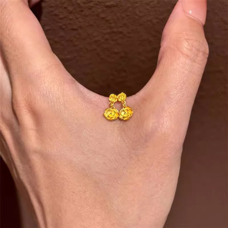 Classic Gold Earring with Timeless Appeal
