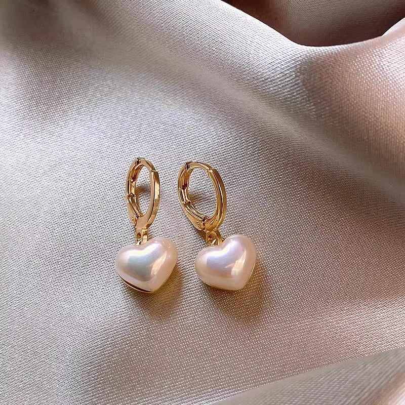 Stunning Pearl Earring for Daily Wear