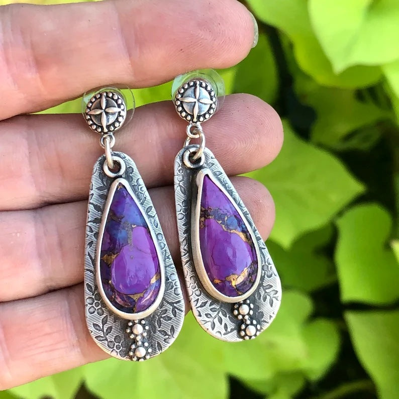 Charming Earring for Any Occasion