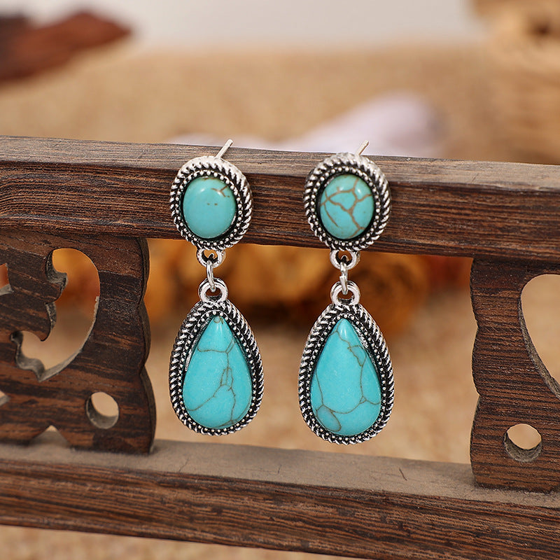 Romantic Silver Earring for Special Moments