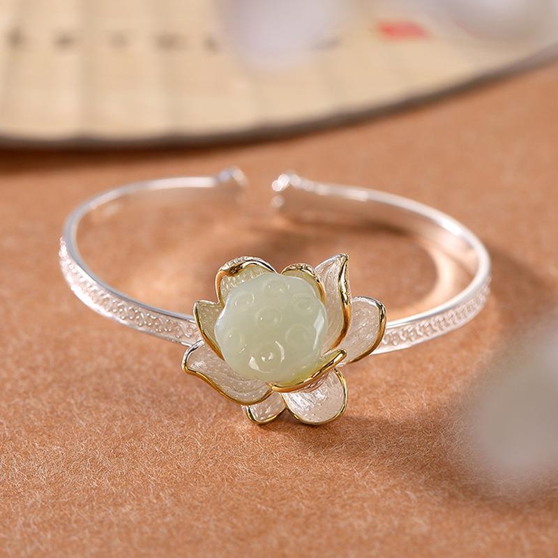 Stunning Gold Bracelet for Daily Wear