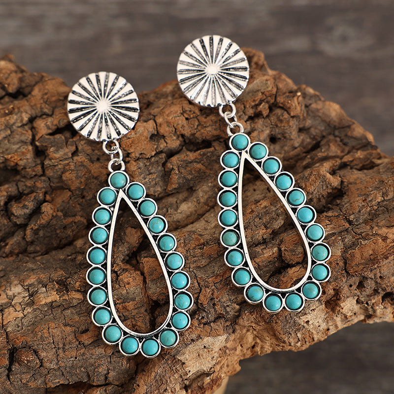 Classic Earring with Timeless Appeal
