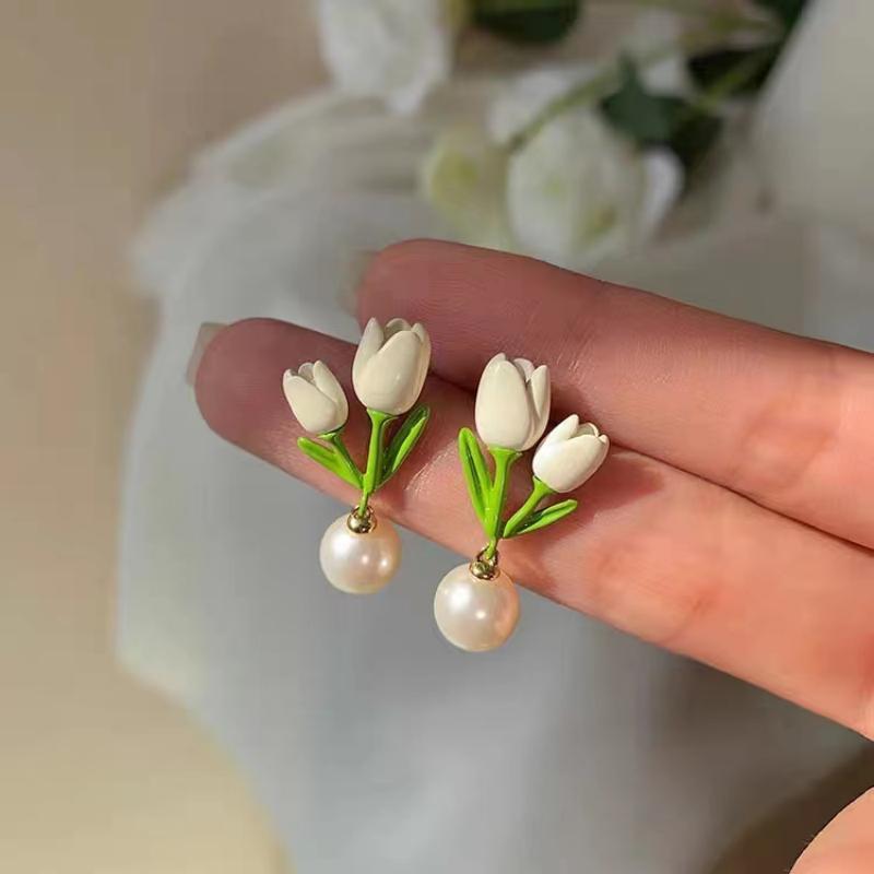Stunning Pearl Earring for Daily Wear