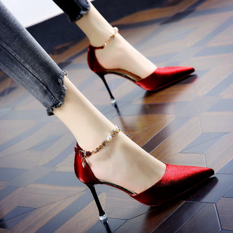 Graceful Orthopedic Sandals for Modern Look