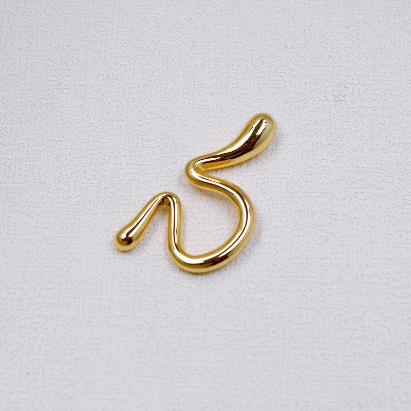 Elegant Gold Earring for Every Occasion