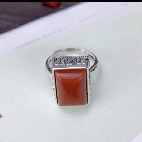 Classic Silver Ring with Timeless Appeal