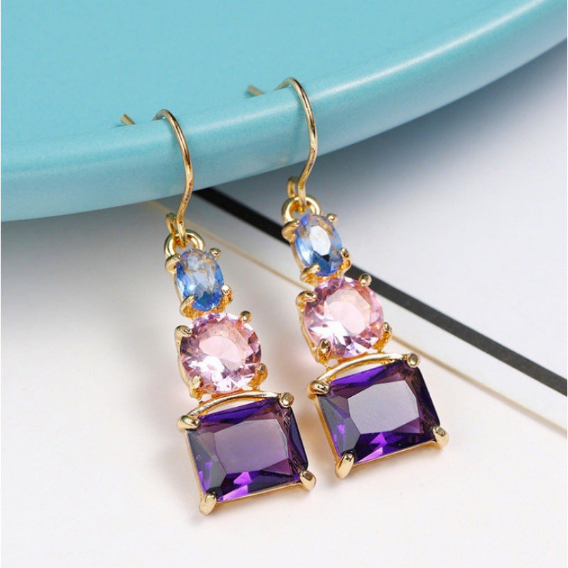 Beautiful Gold Earring with Unique Style