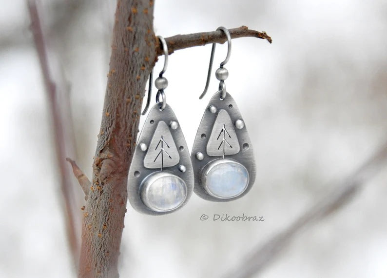 Charming Earring for Any Occasion