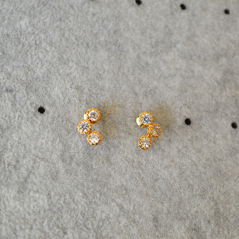 Romantic Silver Earring for Special Moments