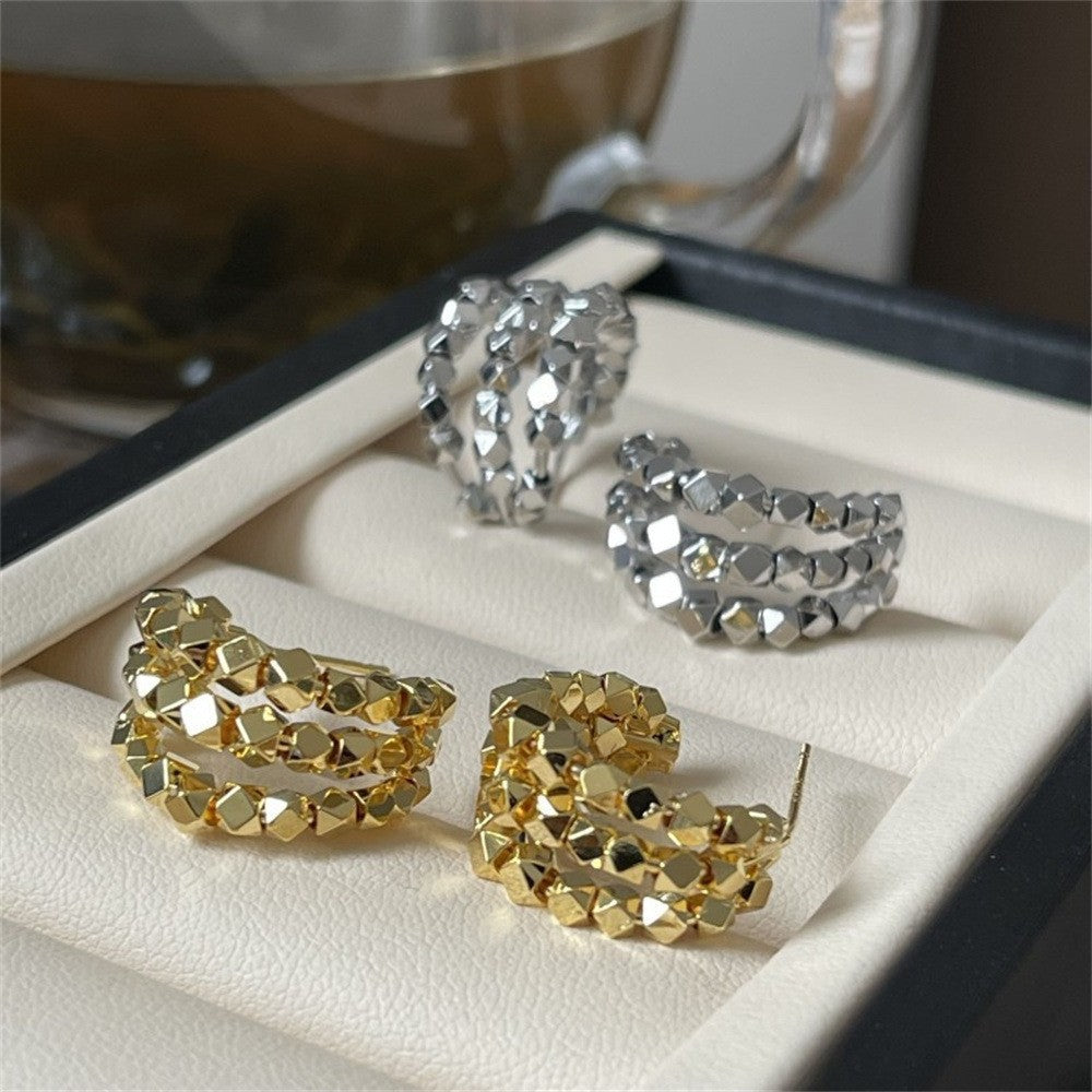 Charming Earring for Any Occasion
