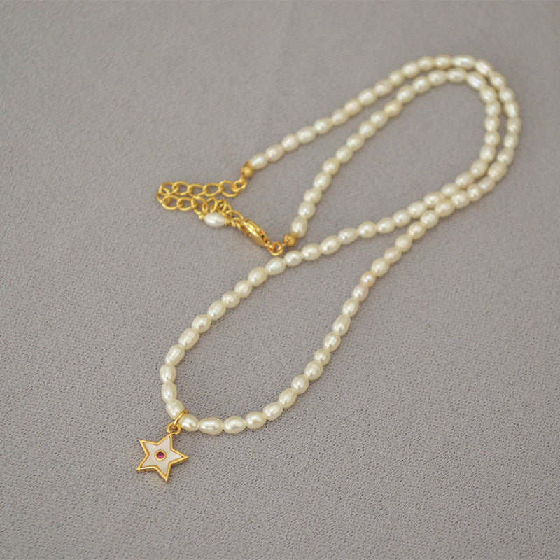 Classic Pearl Necklace with Timeless Appeal
