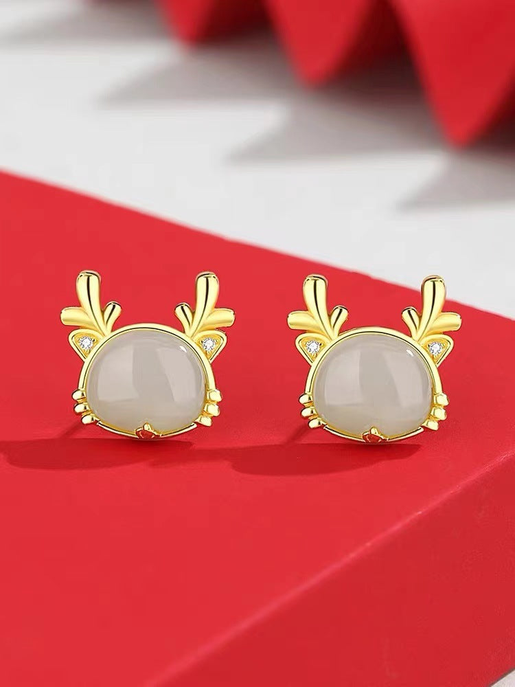 Romantic Silver Earring for Special Moments