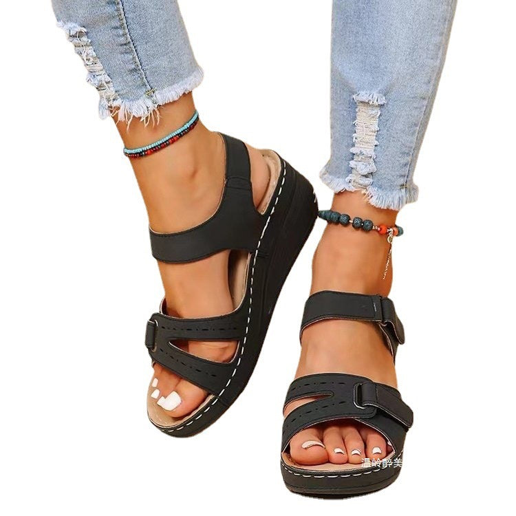 Chic Orthopedic Sandals with Unique Design