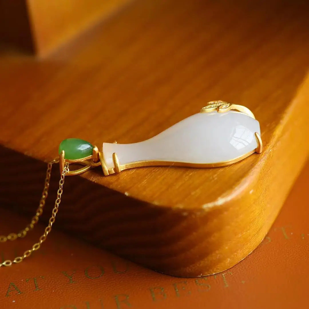 Charming Silver Necklace for Any Occasion