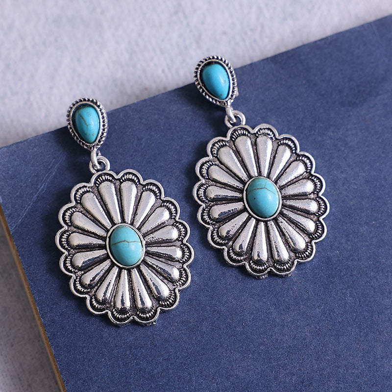 Charming Earring for Any Occasion
