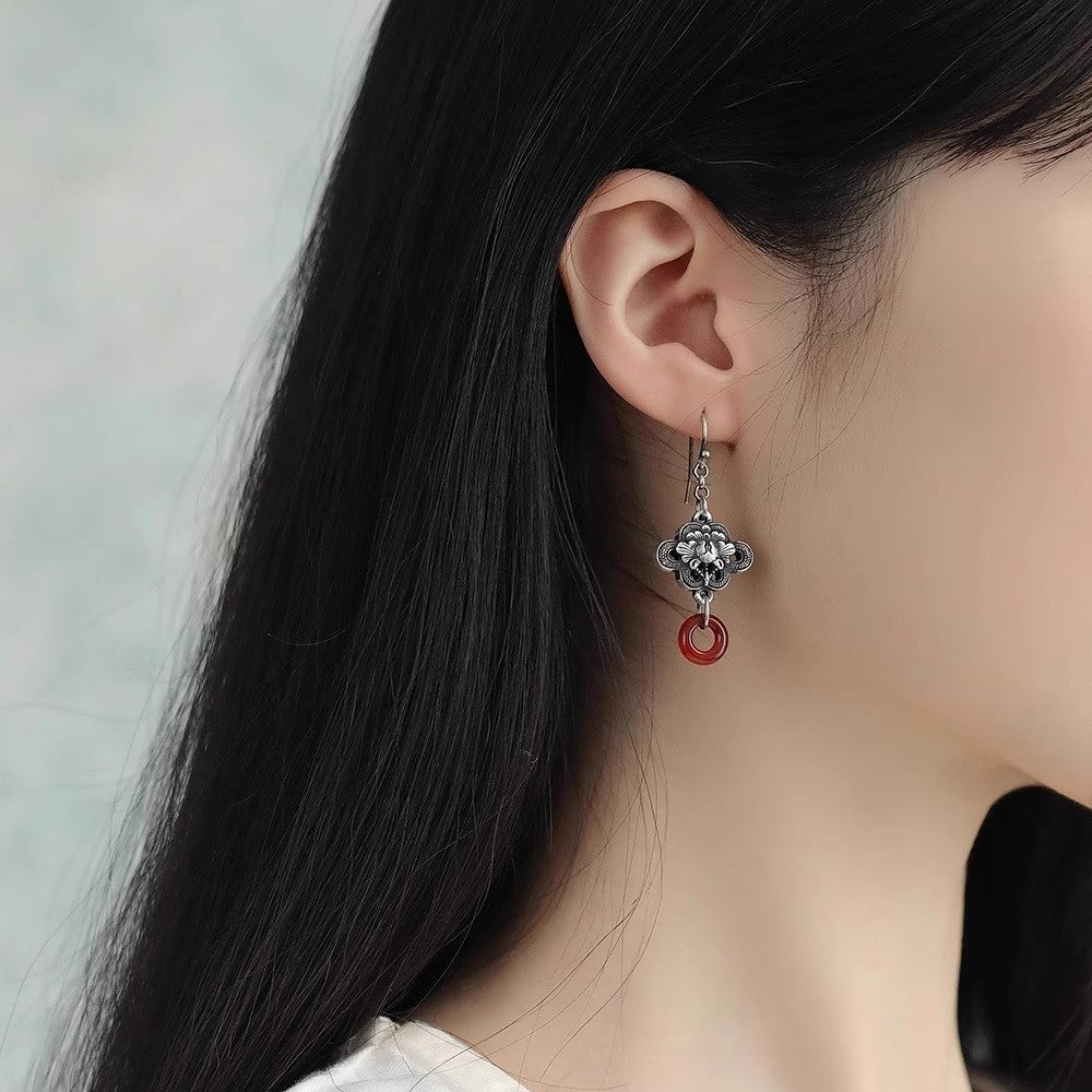 Romantic Silver Earring for Special Moments