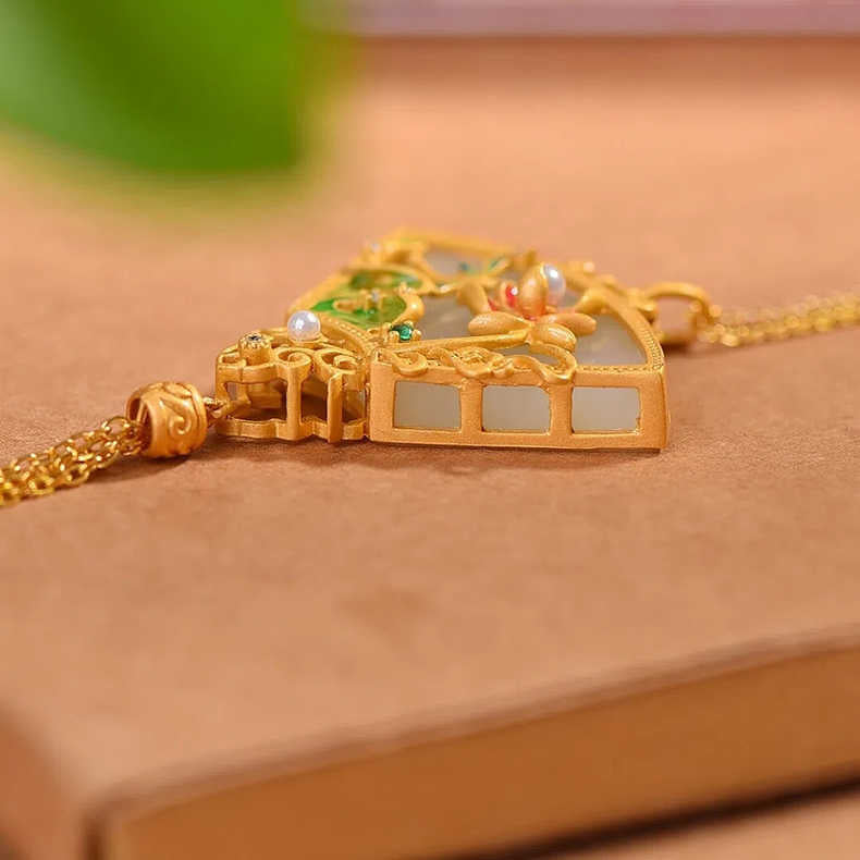 Elegant Silver Necklace for Every Occasion
