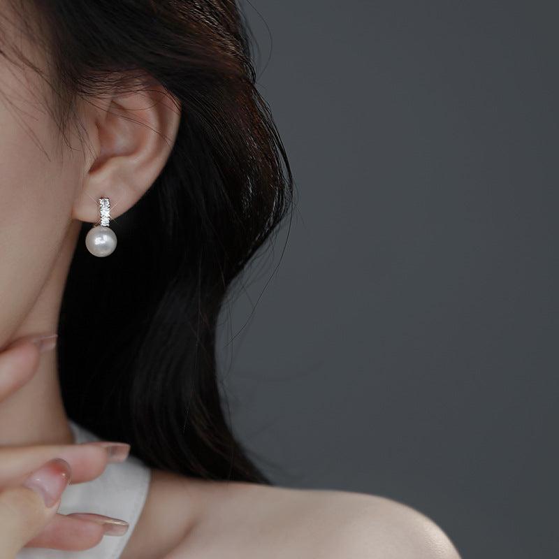 Romantic Pearl Earring for Special Moments