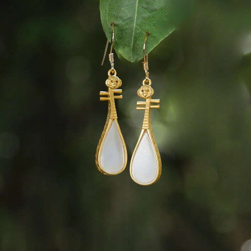Romantic Silver Earring for Special Moments