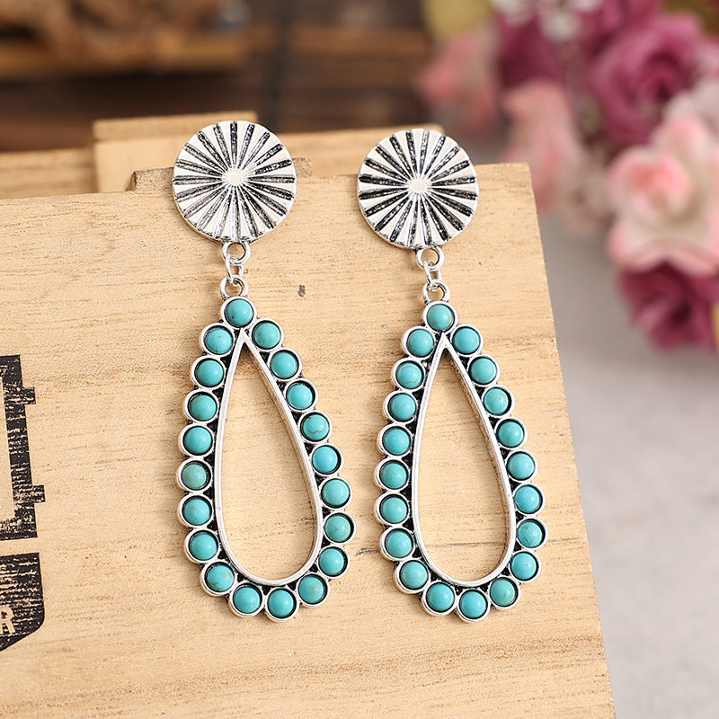 Classic Earring with Timeless Appeal