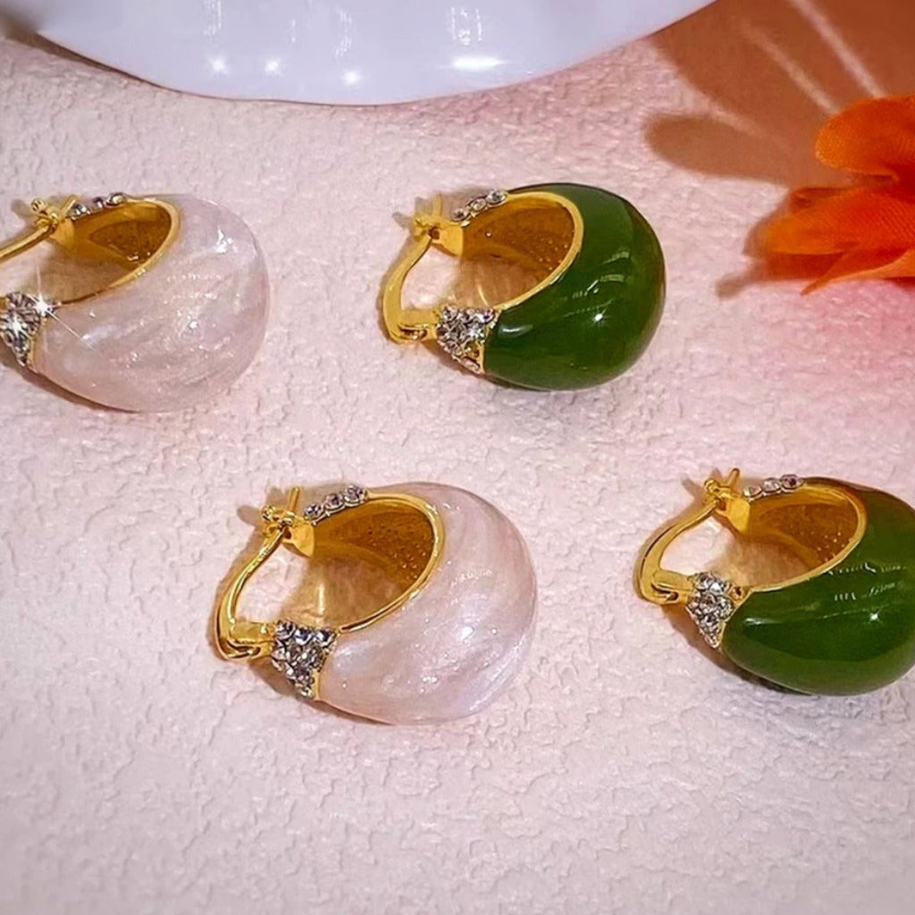 Charming Earring for Any Occasion