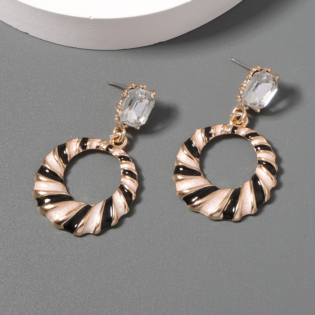 Classic Earring with Timeless Appeal