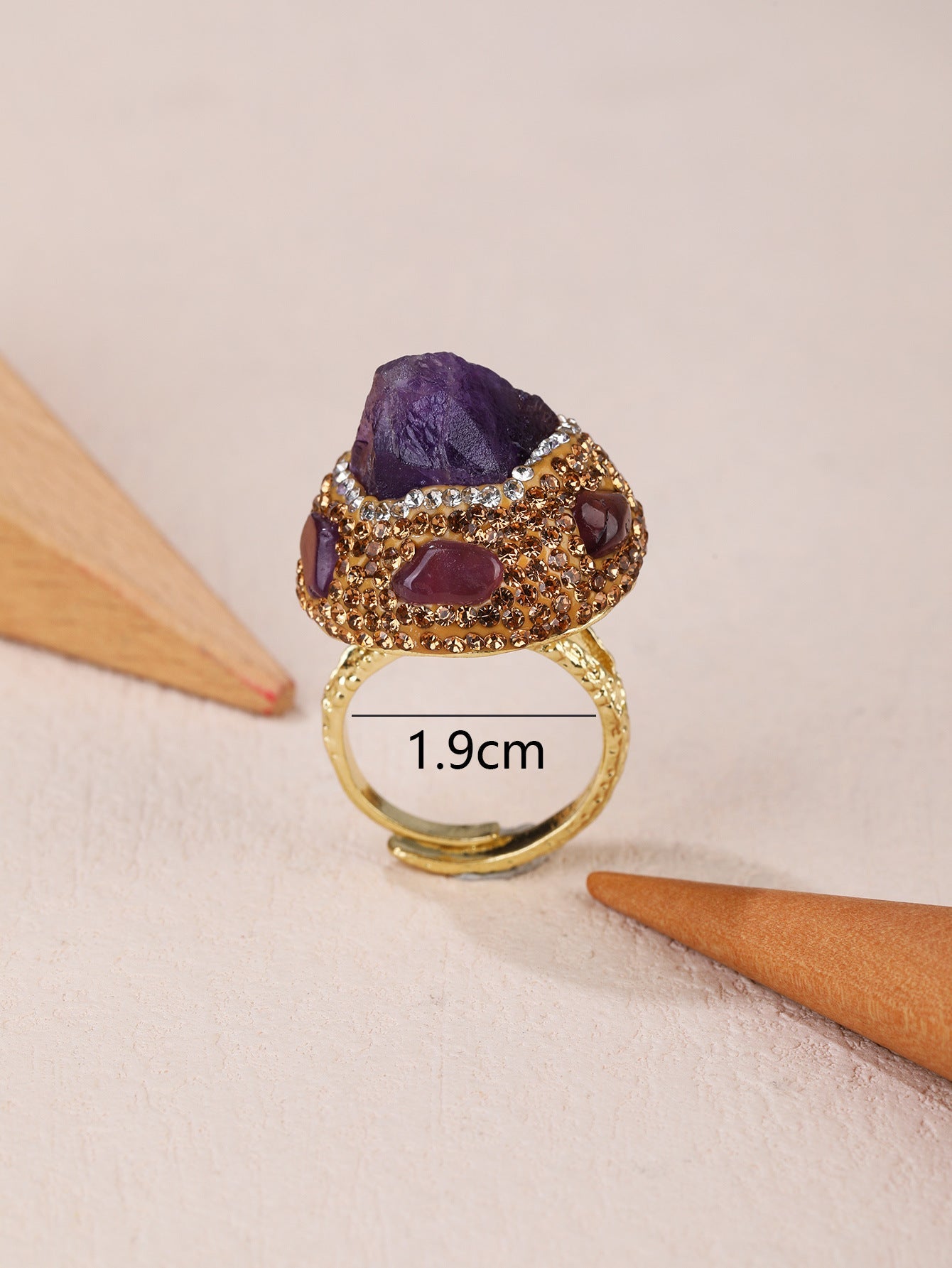 Charming Gold Ring for Any Occasion