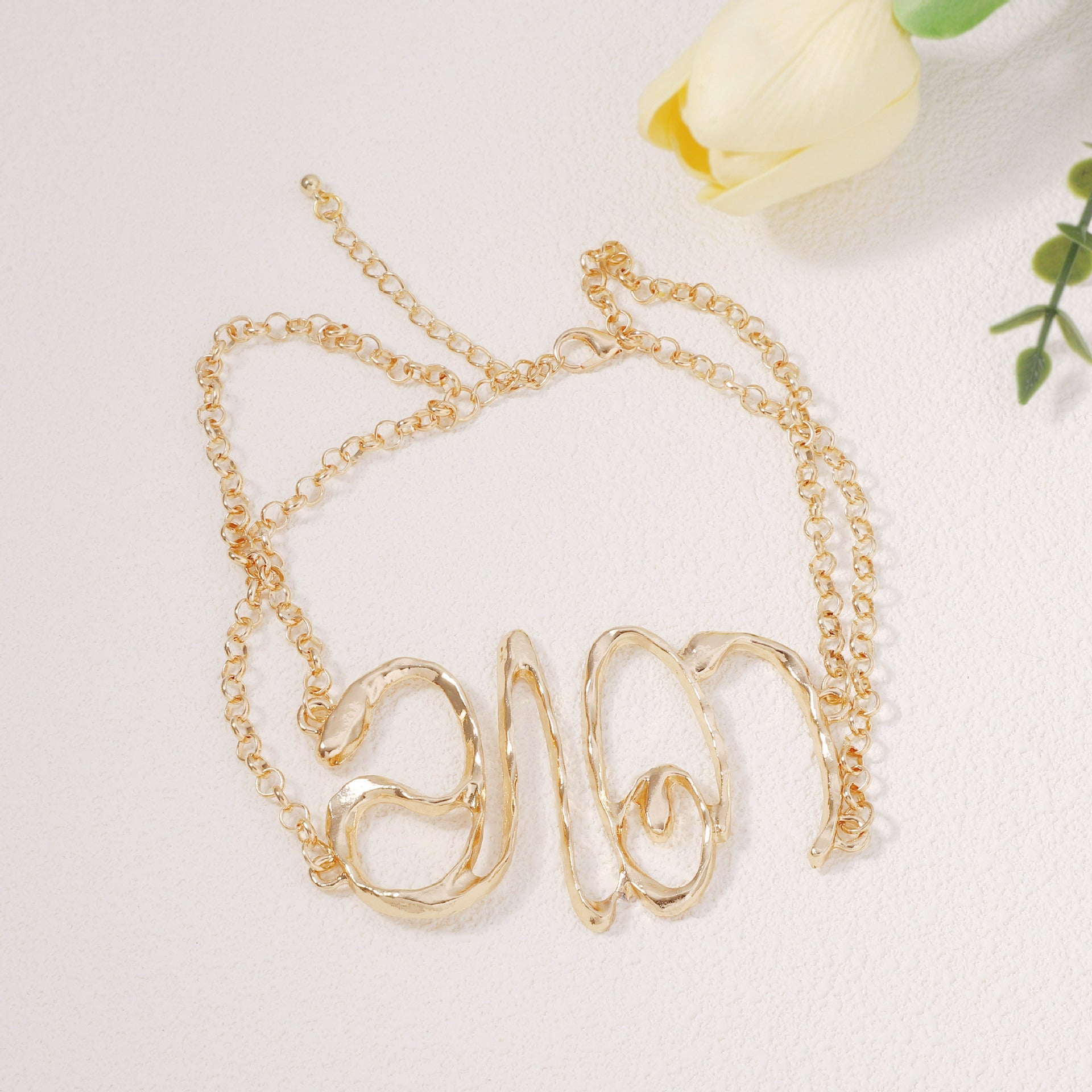 Romantic Chain for Special Moments