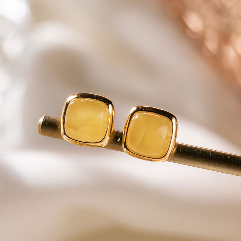 Beautiful Gold Earring with Unique Style