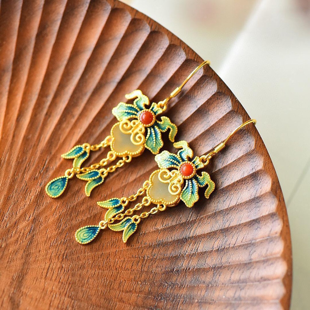 Classic Silver Earring with Timeless Appeal