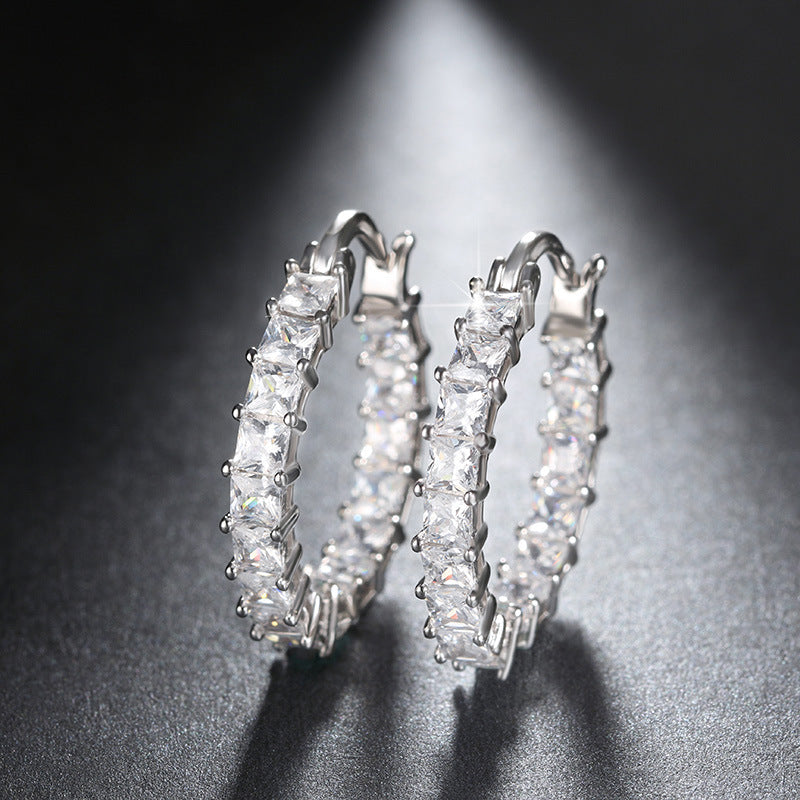 Elegant Gold Earring for Every Occasion