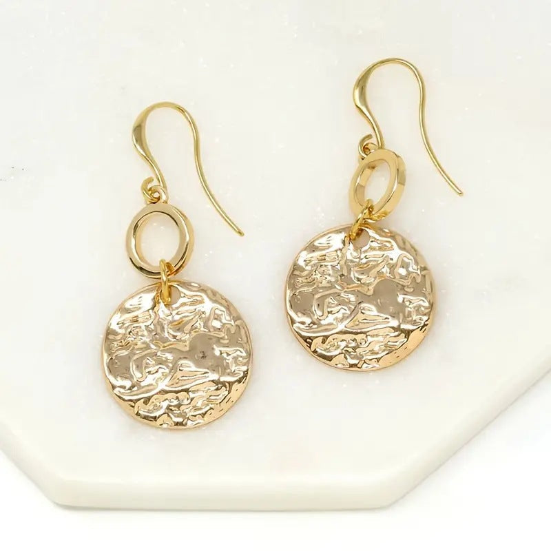 Elegant Gold Earring for Every Occasion