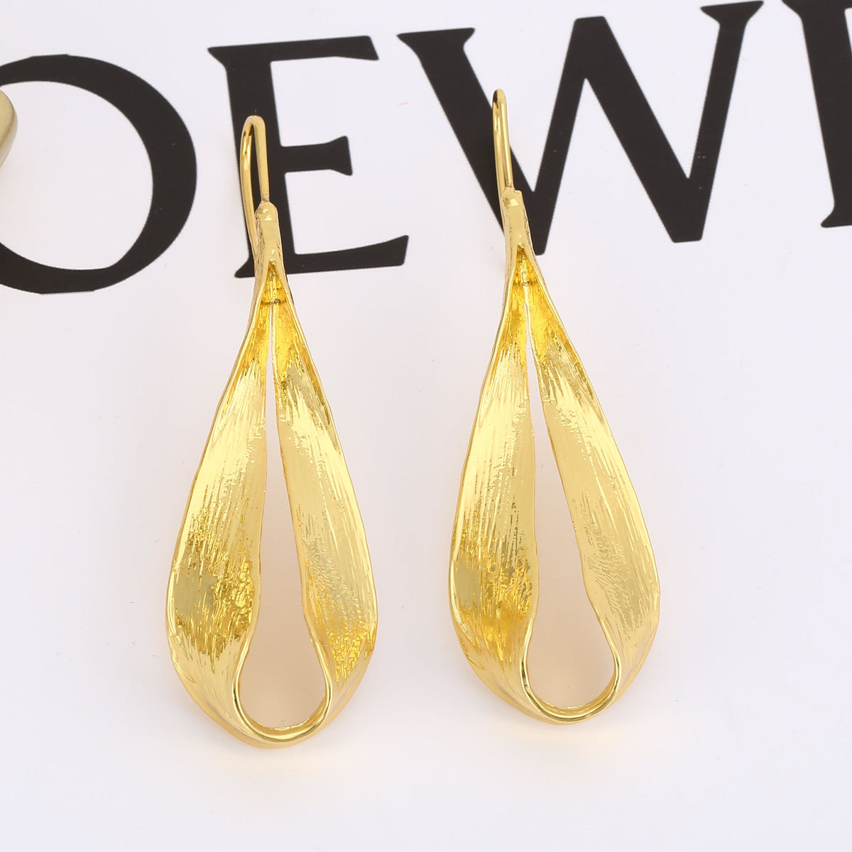 Romantic Gold Earring for Special Moments