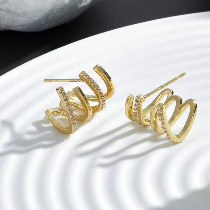 Beautiful Gold Earring with Unique Style