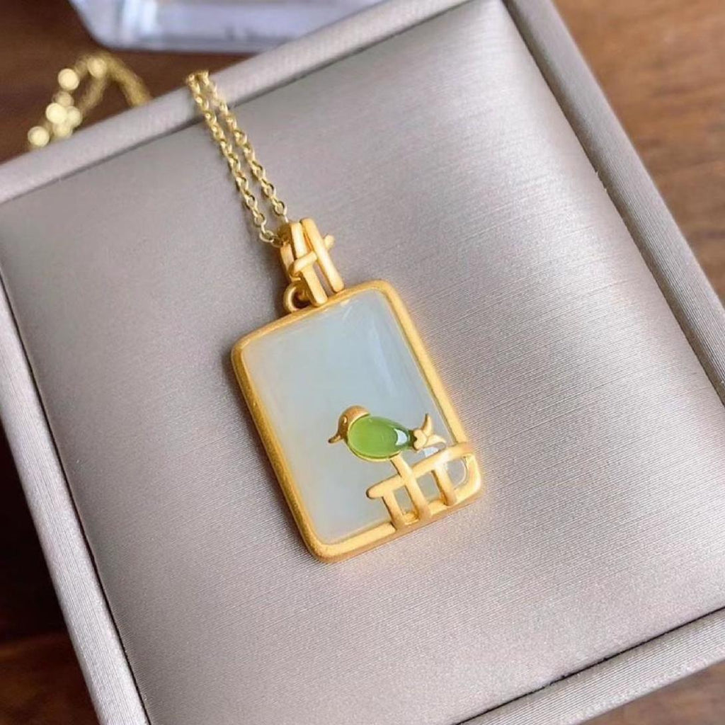 Stunning Gold Necklace for Daily Wear