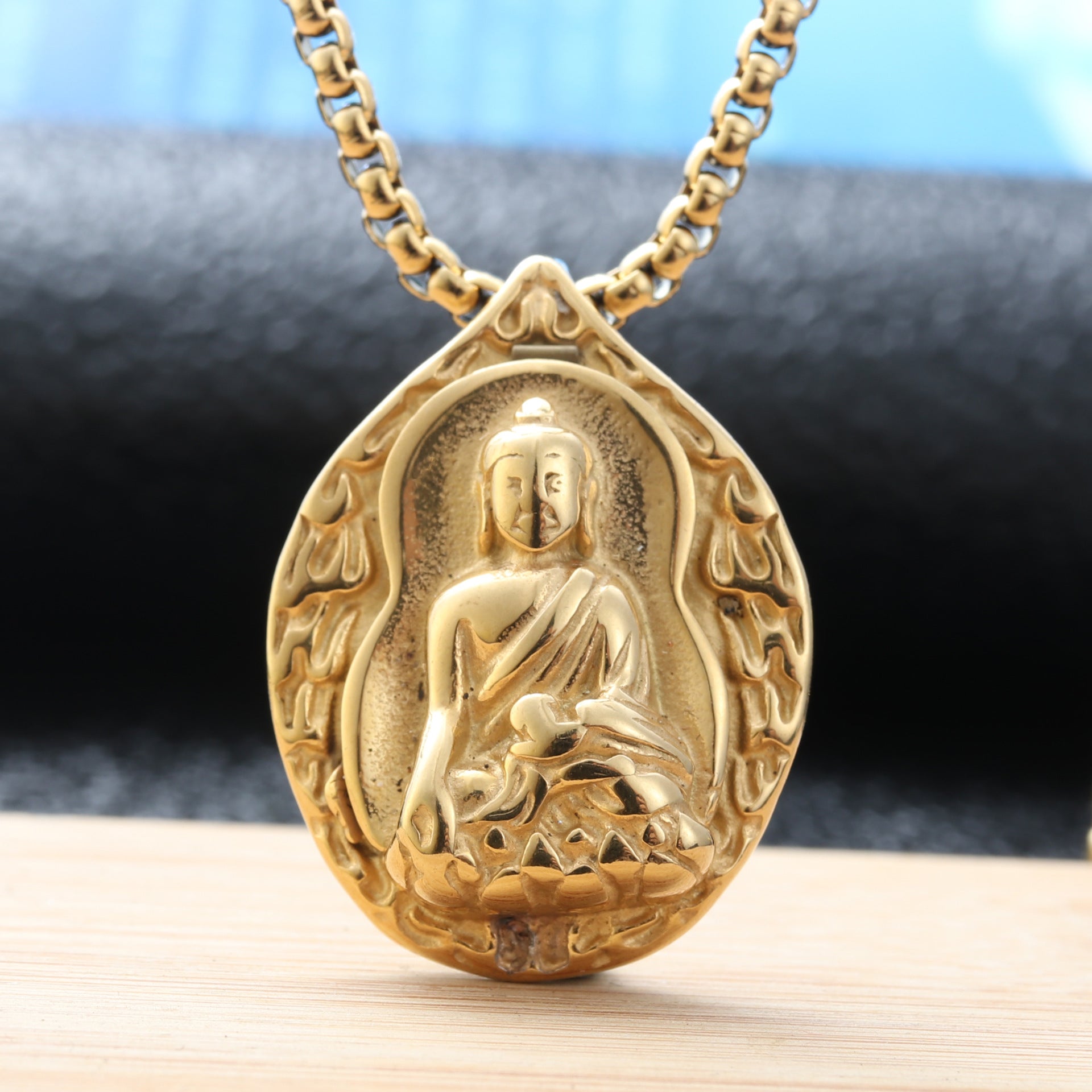 Stunning Necklace for Daily Wear