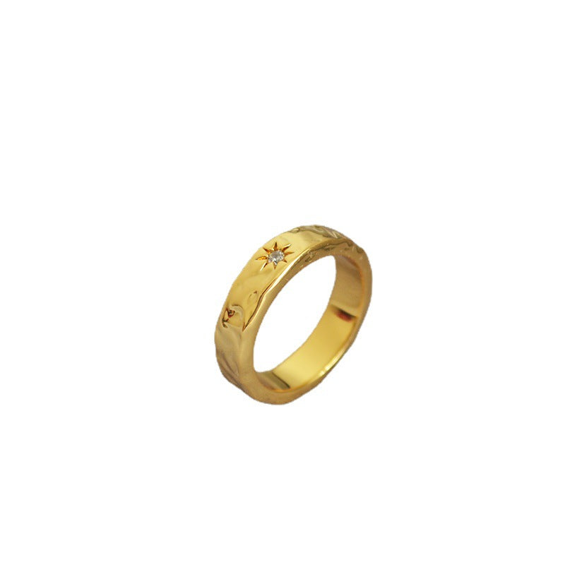 Classic Gold Ring with Timeless Appeal