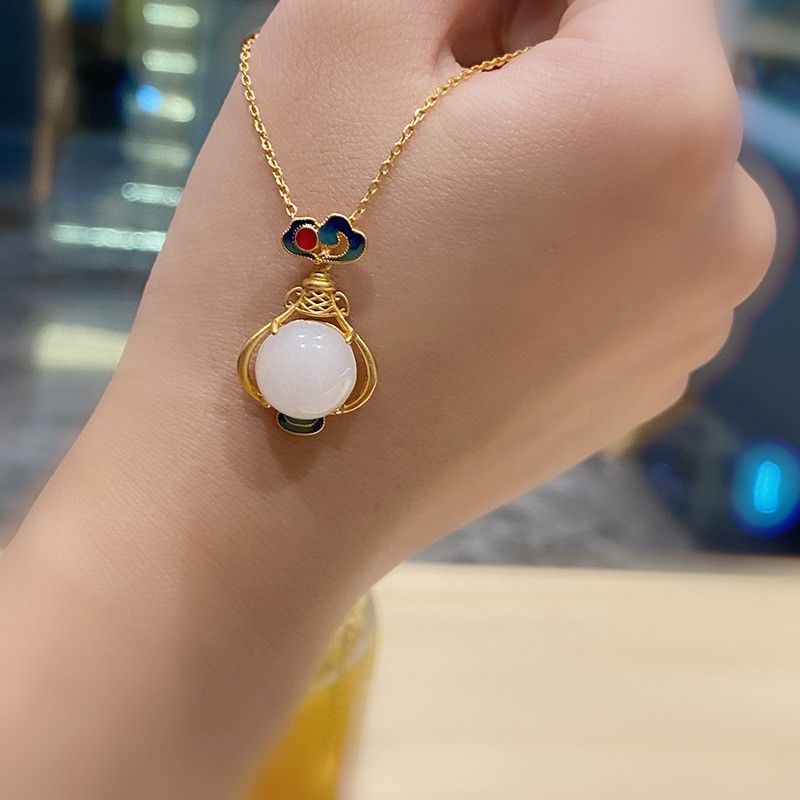 Romantic Pendant for Special Moments