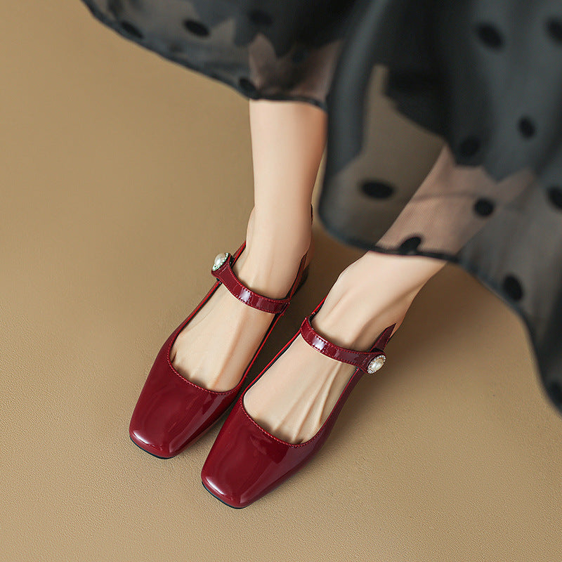 Graceful Orthopedic Sandals for Modern Look