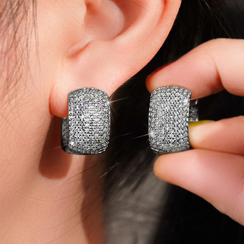 Charming Earring for Any Occasion