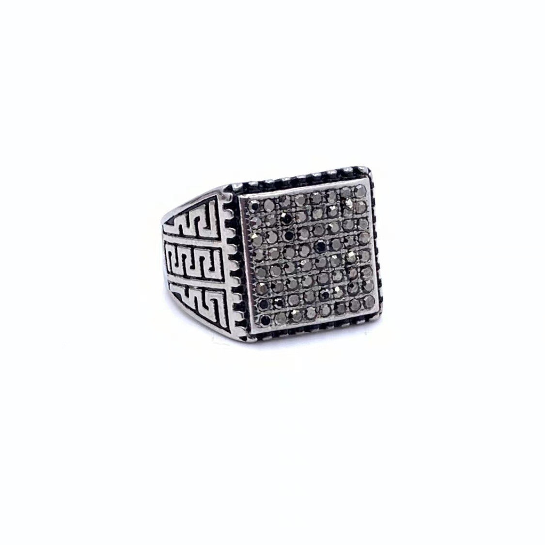Classic Ring with Timeless Appeal