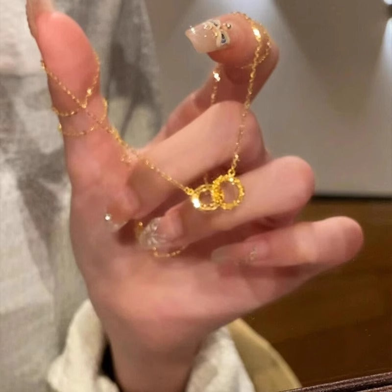 Classic Gold Necklace with Timeless Appeal