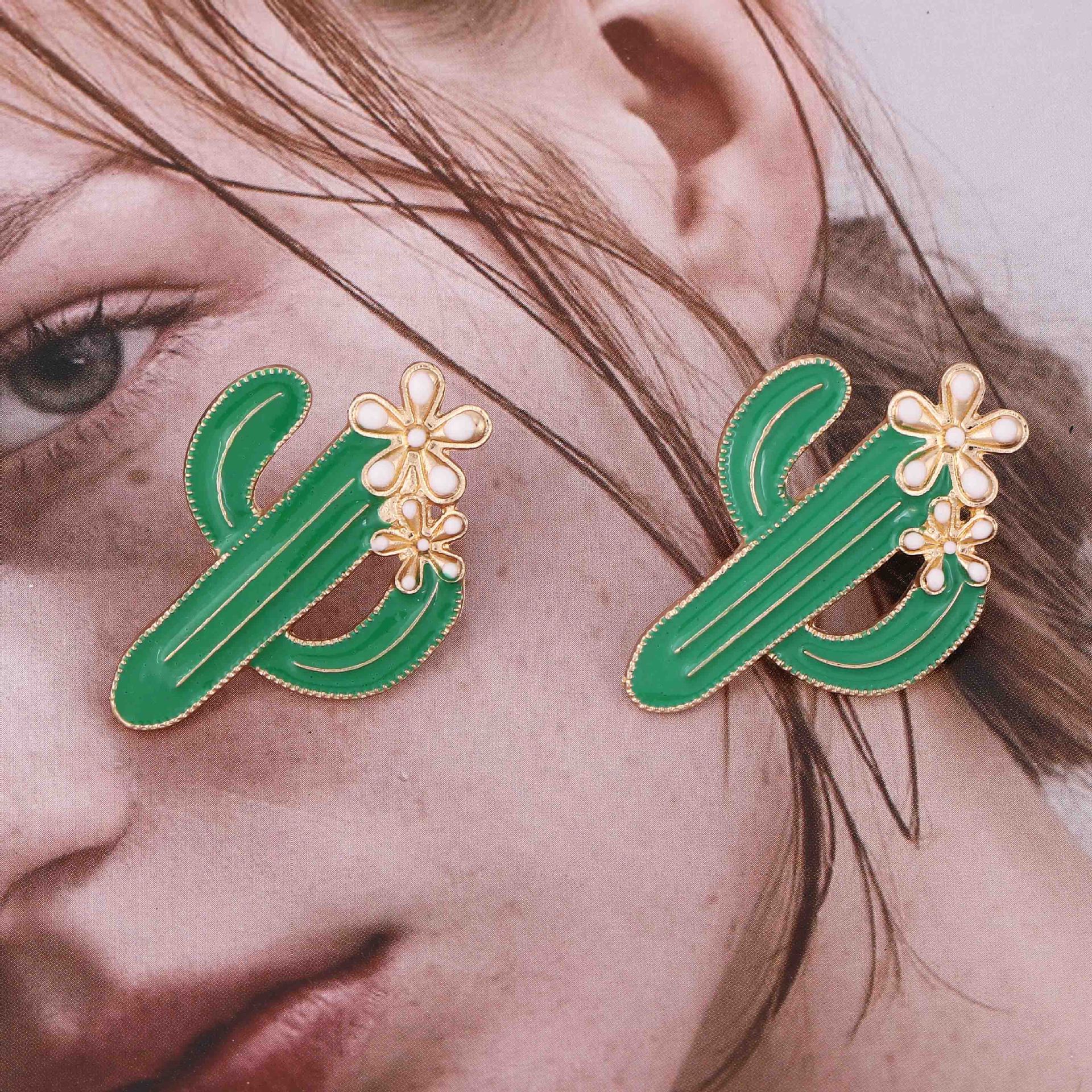Charming Earring for Any Occasion